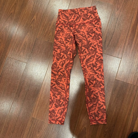 Red lululemon 25 Leggings - Picture 1 of 3